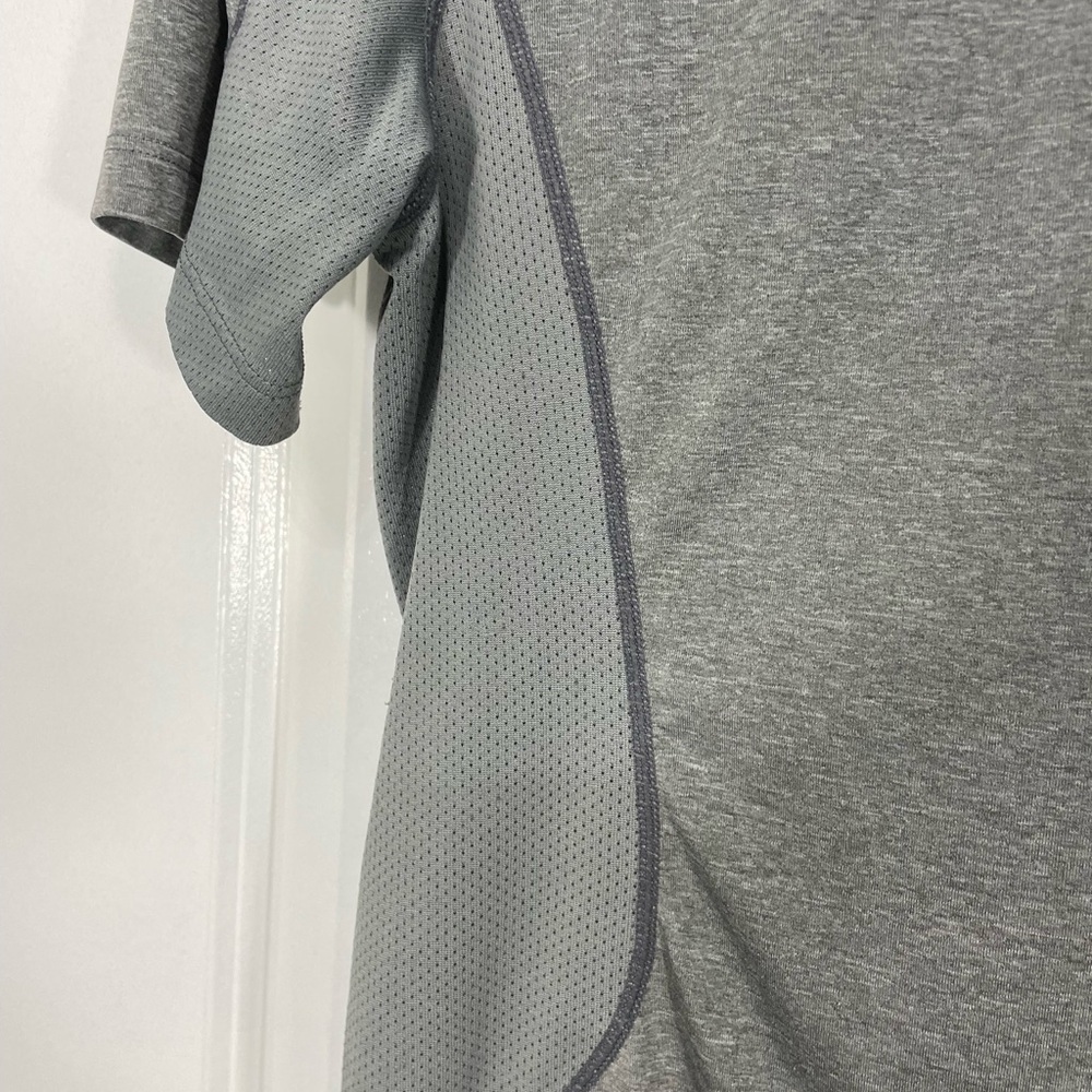 Nike Men's Gray Athletic Shirt Size Medium CB-105 - Picture 7 of 8